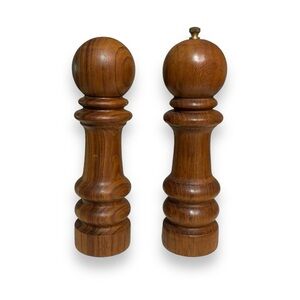 KNOBLER Teak Salt & Pepper Set